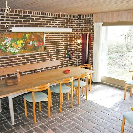 Strandhaus Mit 2 Schlafzimmern In Asperup *